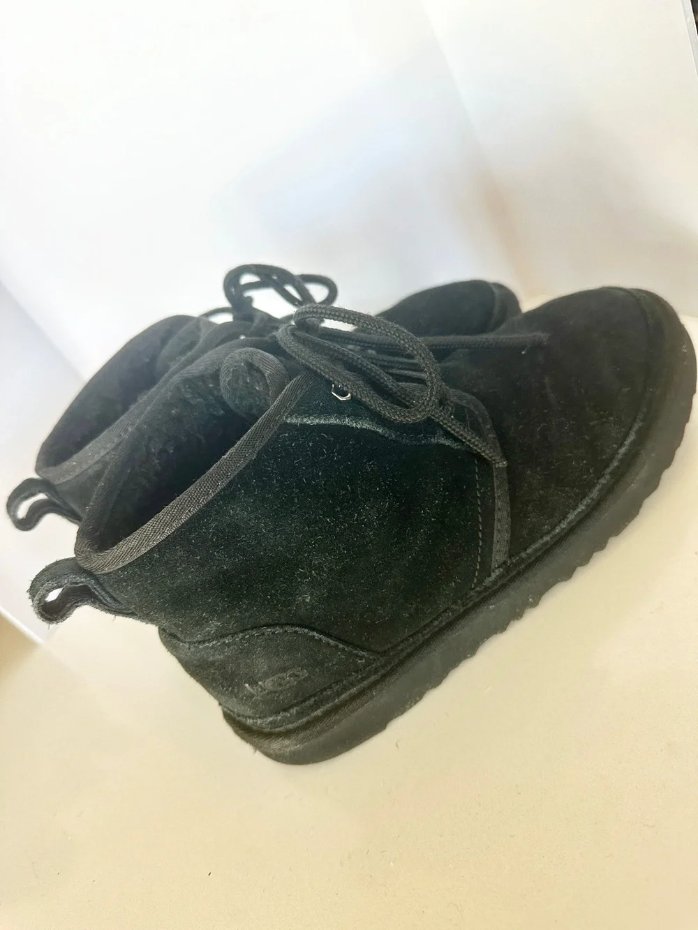 Ugg Neumel II Kids Ankle Lace Up Chukka Boot Black Size 6 girls Size 8 woman’s